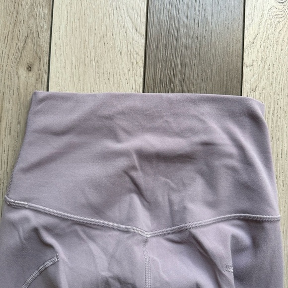 Lululemon Purple High-Waisted Leggings with Smooth Stretch Fabric size 2 - Picture 6 of 8